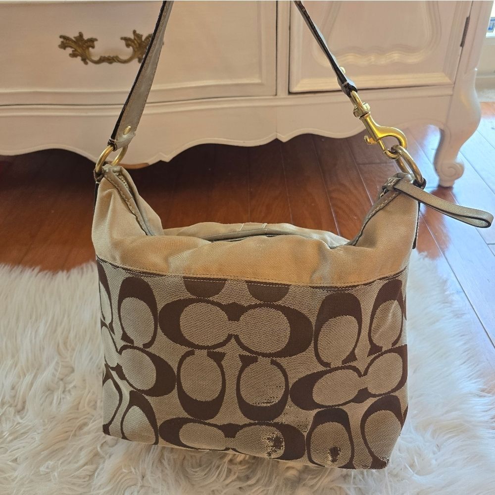 Coach Signature Monogram ** - Picture 4 of 10